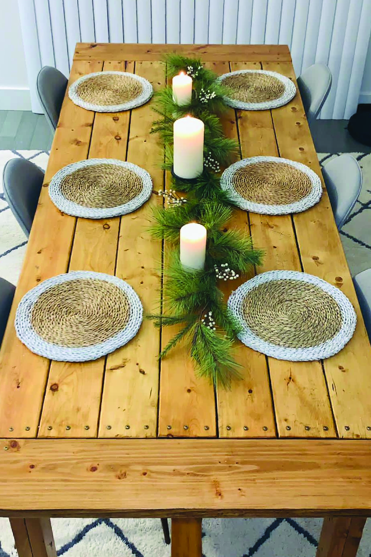 DINNING TABLE CHRISTMAS DÉCOR